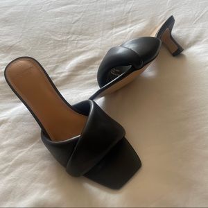 NWB Abercrombie & Fitch Umi Heeled Sandals